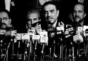 Pakistan: Zardari Curbs His Own Presidential Power Pakistan: Zardari Curbs His Own Presidential Power